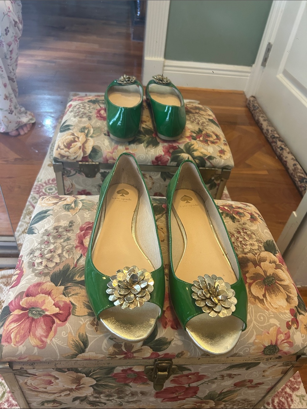 kate spade Green Patent Leather Peep-Toe Flats with Gold Floral Emblem